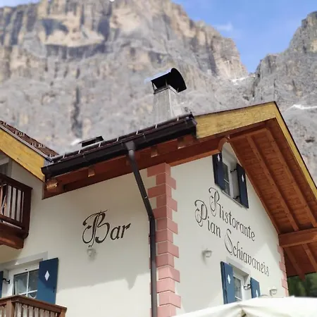 Pian Schiavaneis B&B